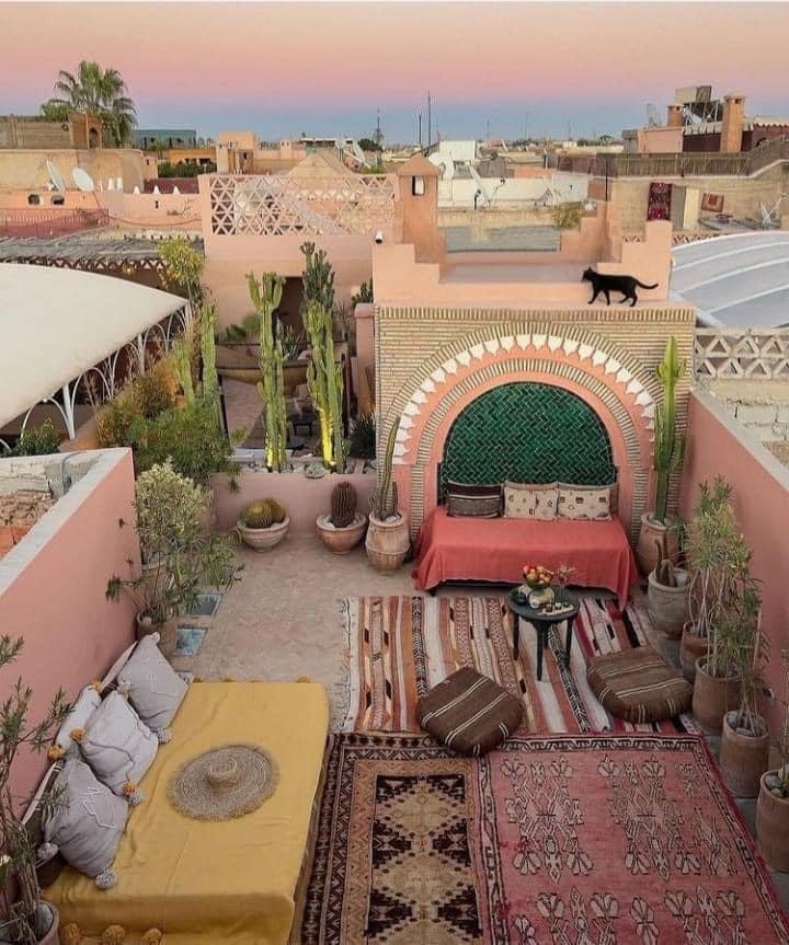 Join Angela on our private & custom in depth exploration of Morocco background